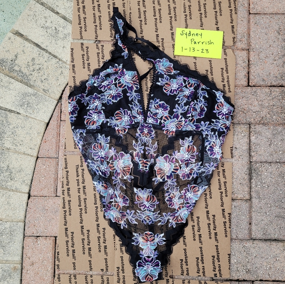 Zig zag zen asymmetrical lace teddy Savage X fenty bnwt SOLD OUT ON SITE